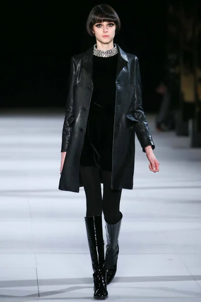 Look 28